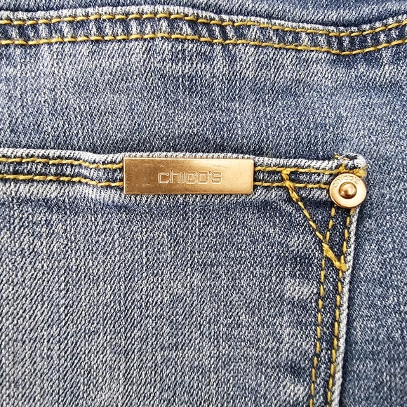 CHICO'S "SO SLIMMING GIRLFRIEND ANKLE" JEANS - Picture 6 of 15